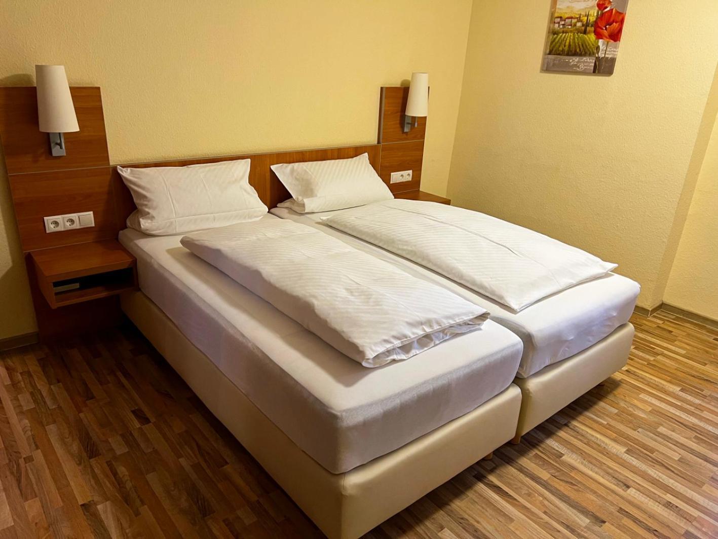 Hotel-Restaurant Zum Kirschbaum Rottendorf Extérieur photo