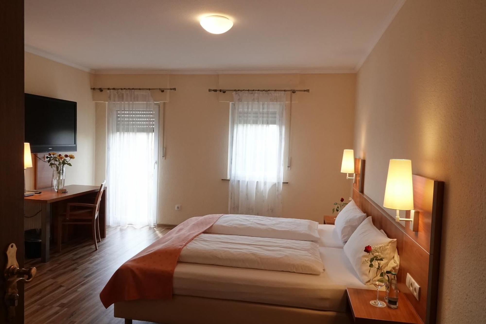 Hotel-Restaurant Zum Kirschbaum Rottendorf Extérieur photo