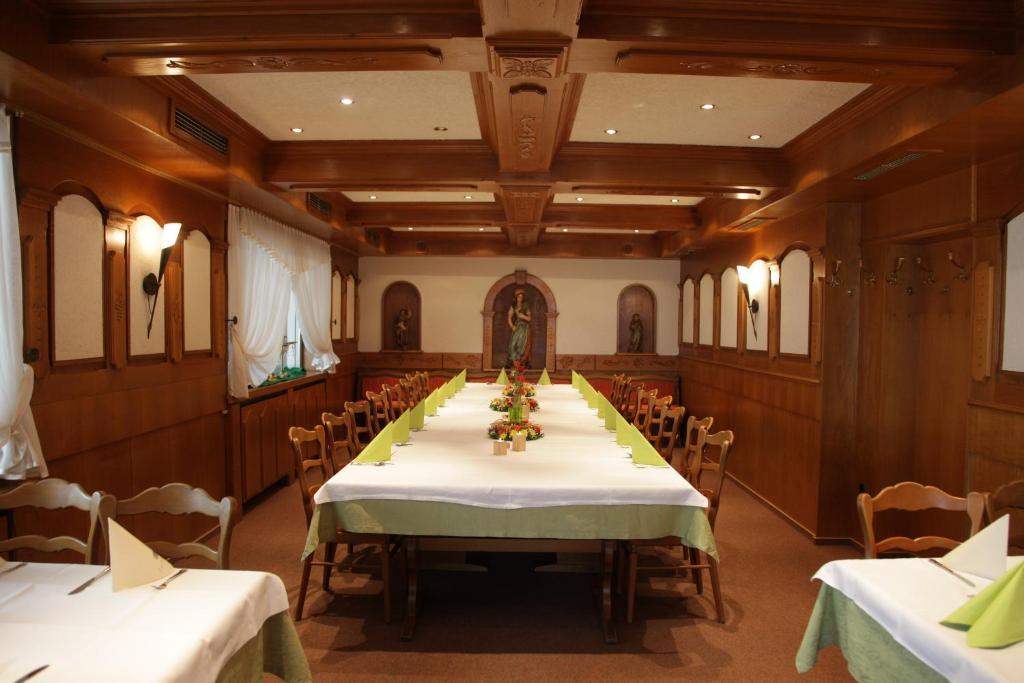 Hotel-Restaurant Zum Kirschbaum Rottendorf Extérieur photo