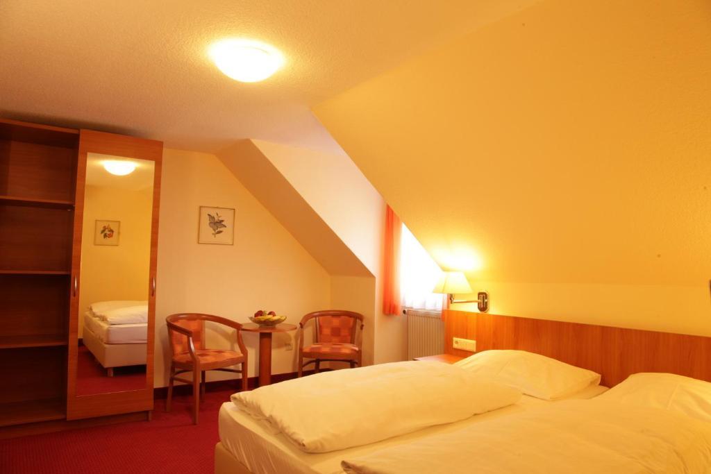 Hotel-Restaurant Zum Kirschbaum Rottendorf Extérieur photo